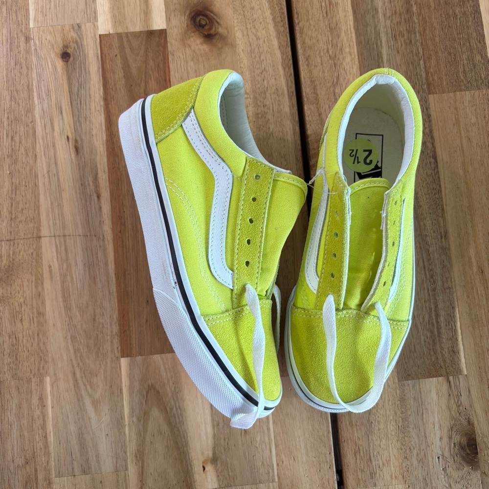 NWOT Vans Old‎ Skool Sneakers